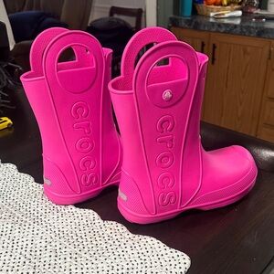 CROCS women’s  Fuchsia Rain Boots size 9